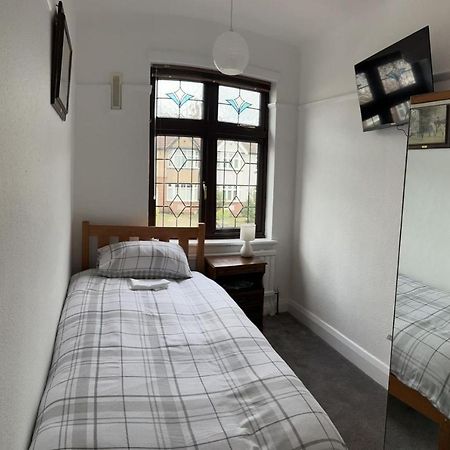 Amazing And Romantic O2 Arena 4 Bedrooms House Free Parking 런던 외부 사진