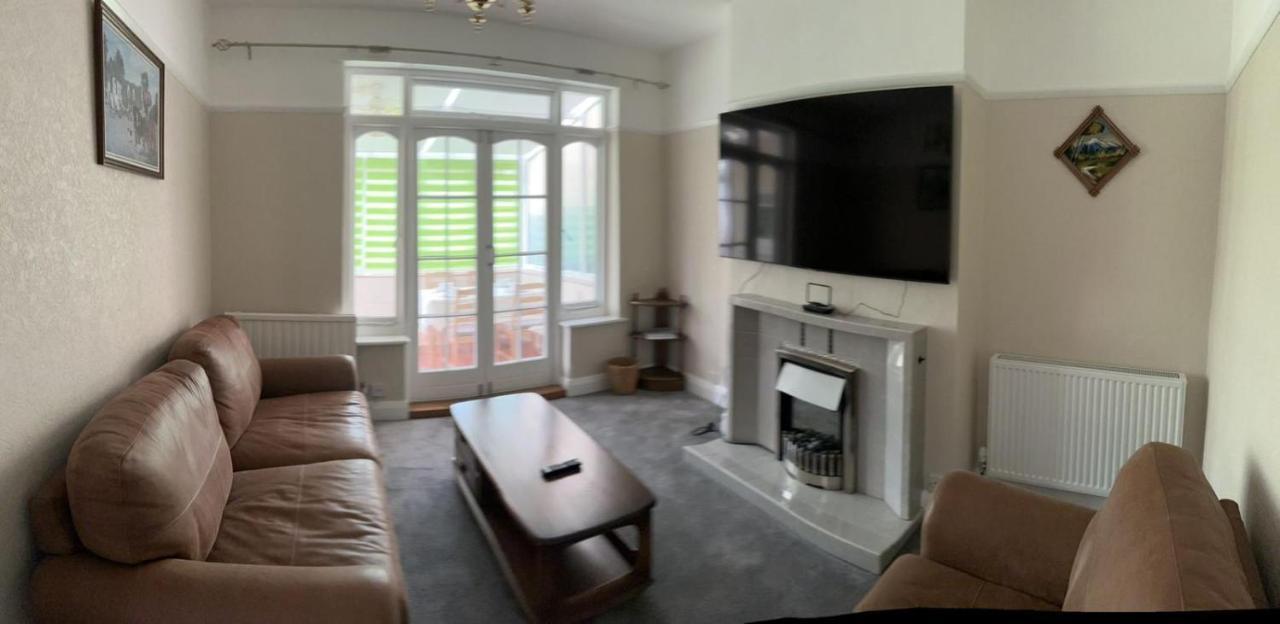 Amazing And Romantic O2 Arena 4 Bedrooms House Free Parking 런던 외부 사진