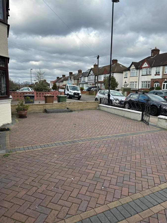 Amazing And Romantic O2 Arena 4 Bedrooms House Free Parking 런던 외부 사진